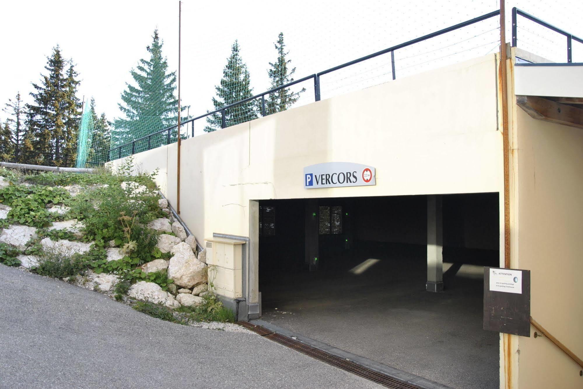 La Berangere Aparthotel Chamrousse Bagian luar foto