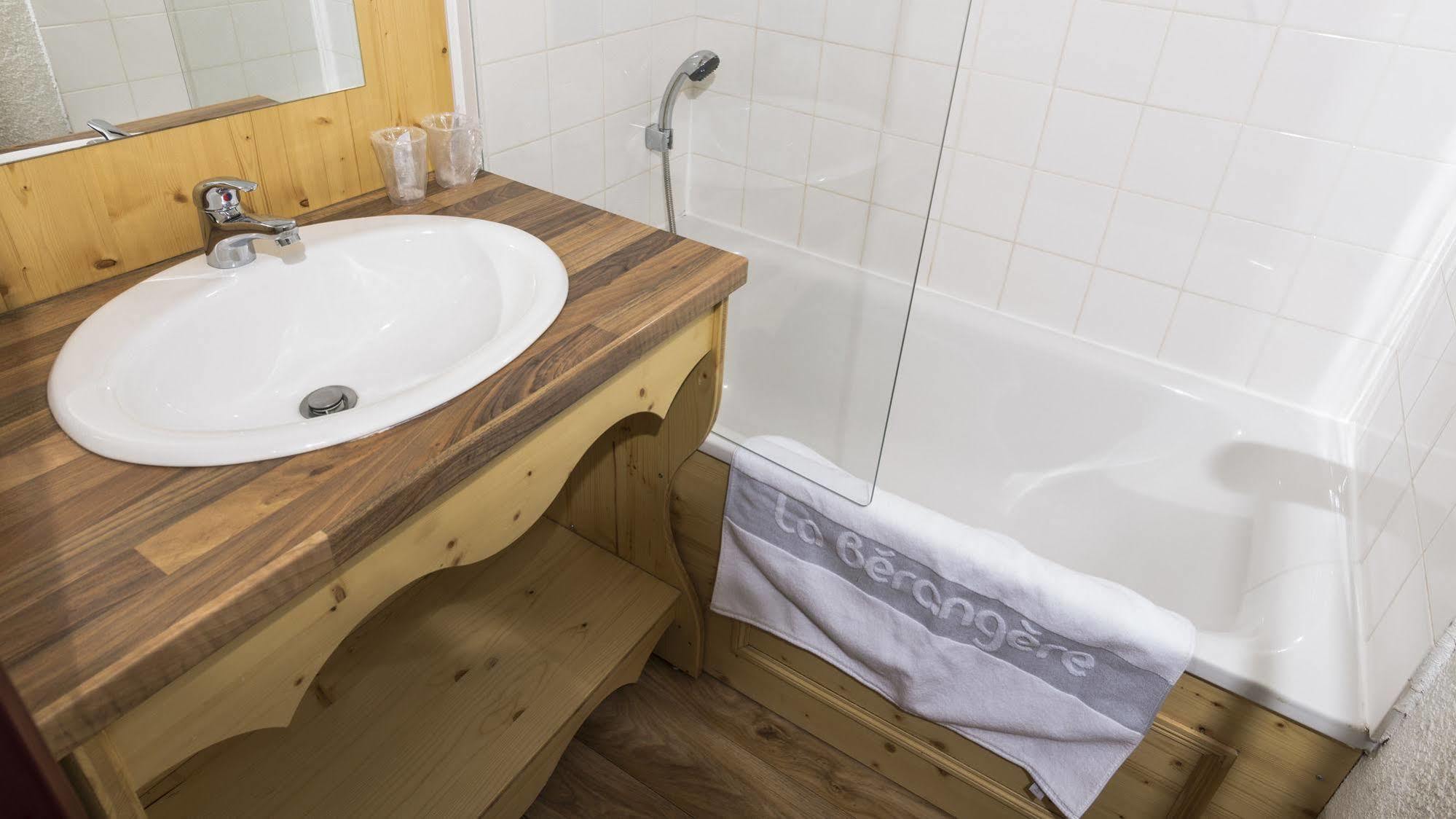 La Berangere Aparthotel Chamrousse Bagian luar foto